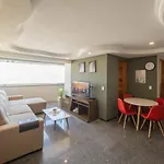 Modern Apartment With Ocean View - 500M From Beach